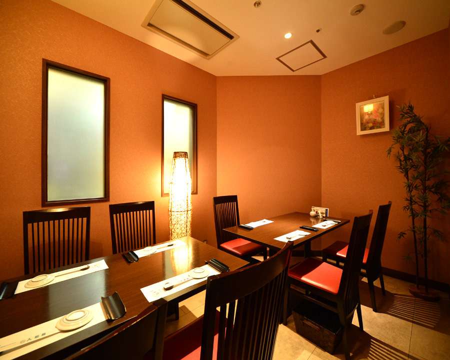 《葵タワー店》テーブル席